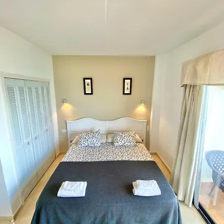 Turisticos Castillo Del Vigia Apartment Torremolinos